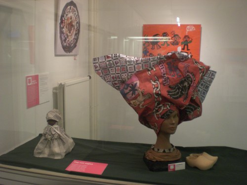 Surinaamse hoofddoek 'angisa' Joyce Marsman